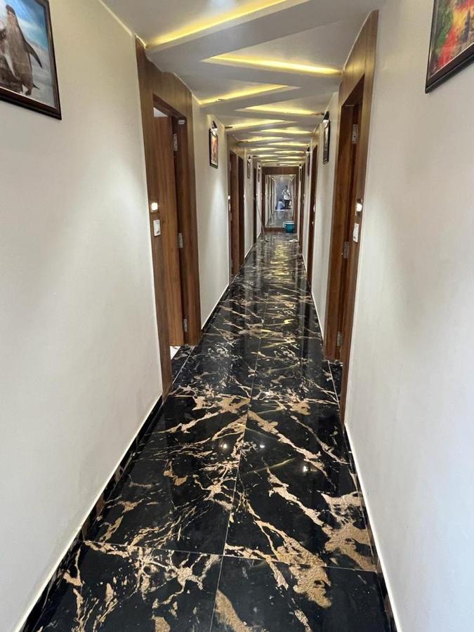 Hotel Palak Villa Ахмедабад Екстериор снимка
