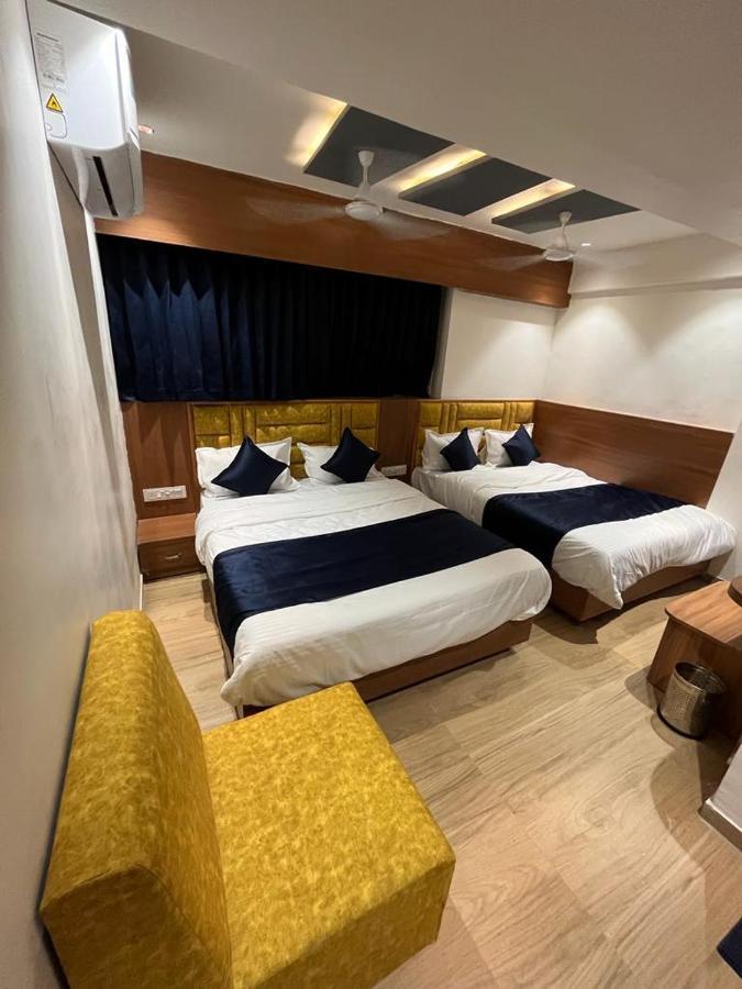 Hotel Palak Villa Ахмедабад Екстериор снимка