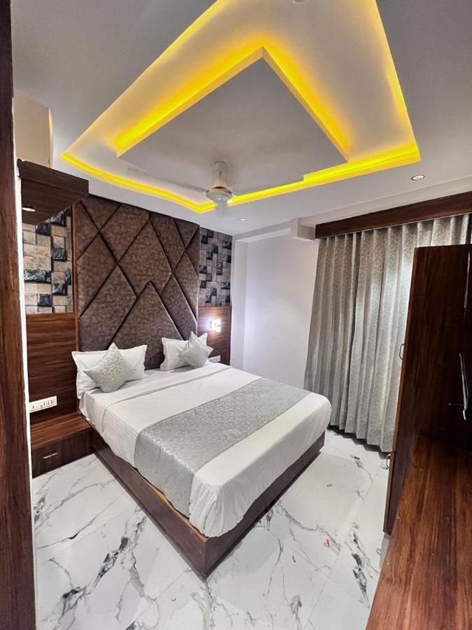 Hotel Palak Villa Ахмедабад Екстериор снимка