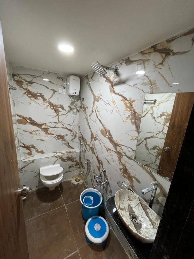 Hotel Palak Villa Ахмедабад Екстериор снимка