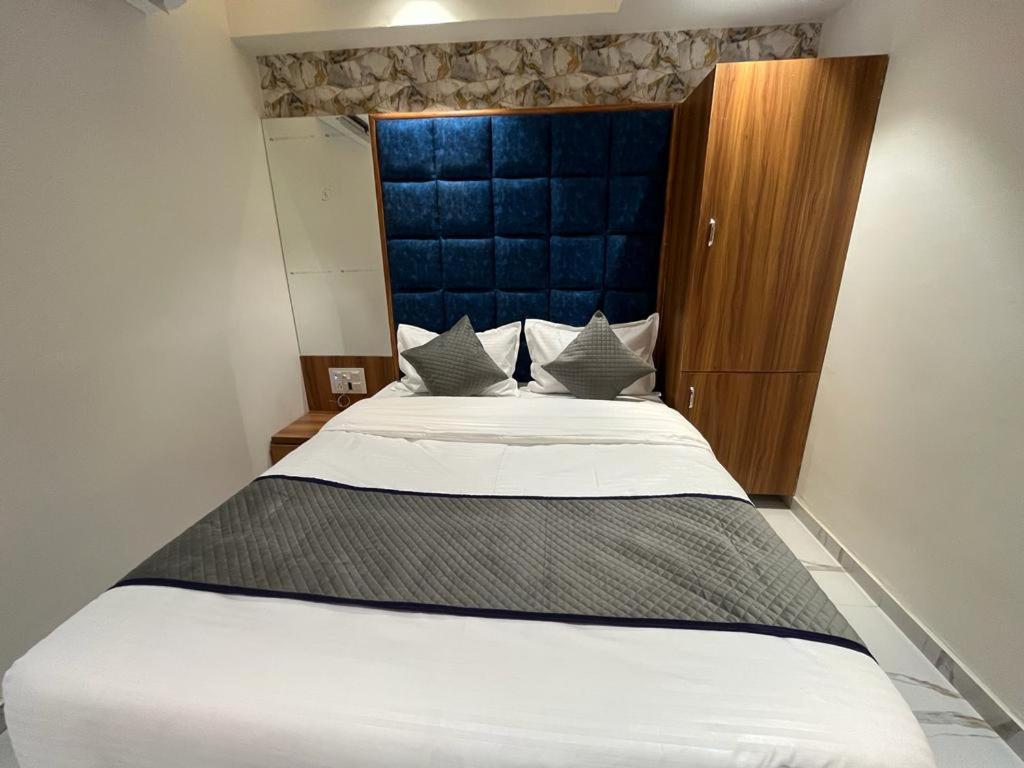 Hotel Palak Villa Ахмедабад Екстериор снимка